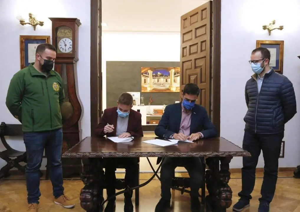 Firma del convenio con las agrupaciones musicales.  - 