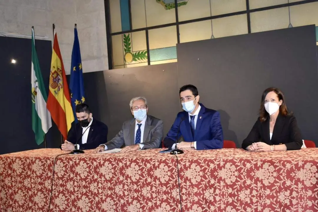 Reuni&oacute;n del consejero Rogelio Velasco con empresarios del sector del pl&aacute;stico. - Junta de Andaluc&iacute;a