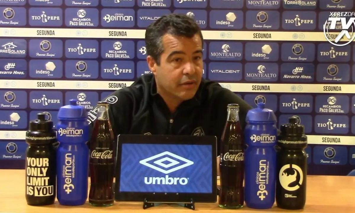 Jos&eacute; P&eacute;rez Herrera, este viernes en la sala de prensa de Chap&iacute;n. - xerezdfc.com