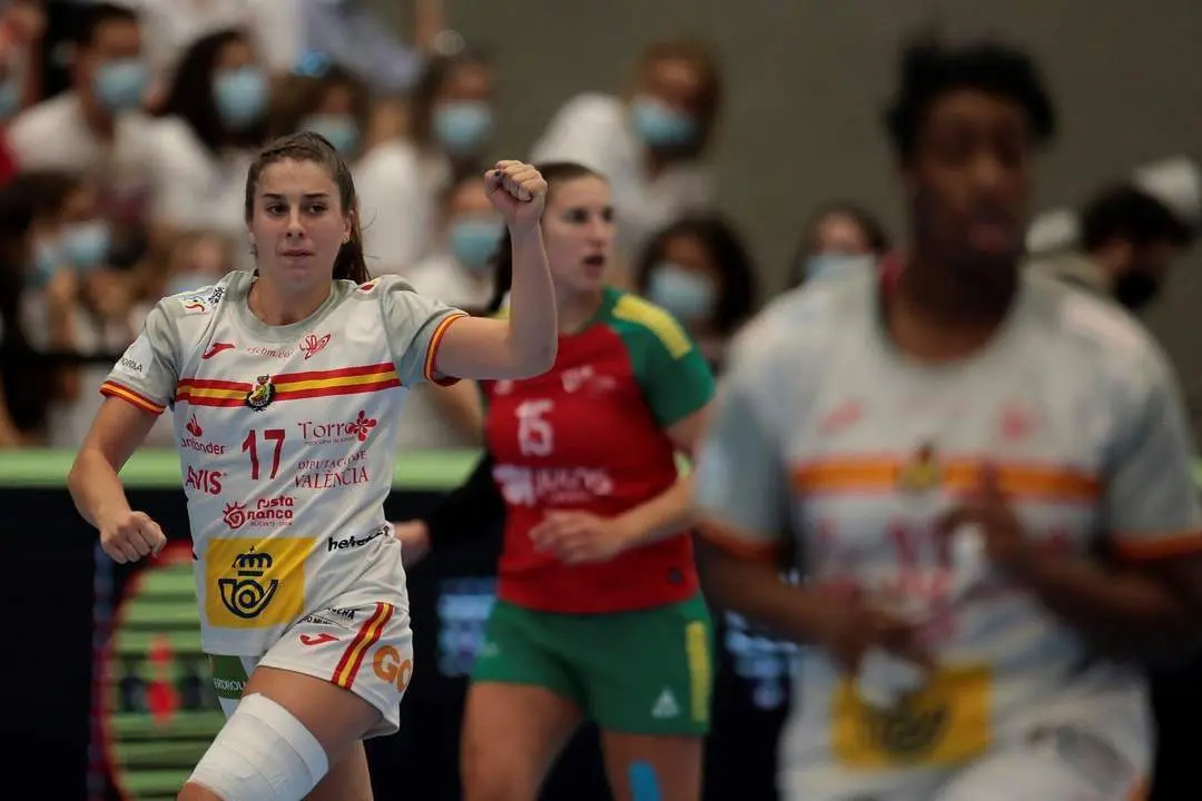 Jennifer Guti&eacute;rrez, con las Guerreras. - EFE