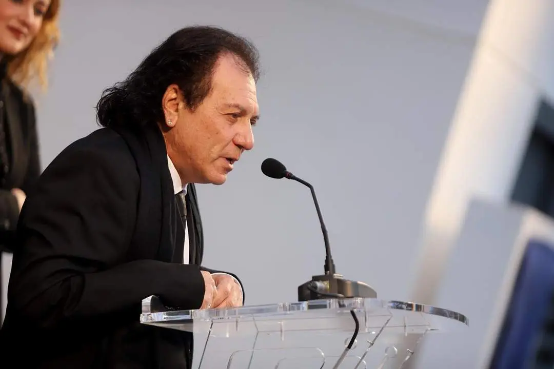 El guitarrista Antonio Carri&oacute;n en el acto de apertura del centro. - LA RINCONADA