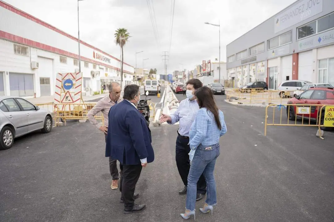 Calle Ferrocarril. - 