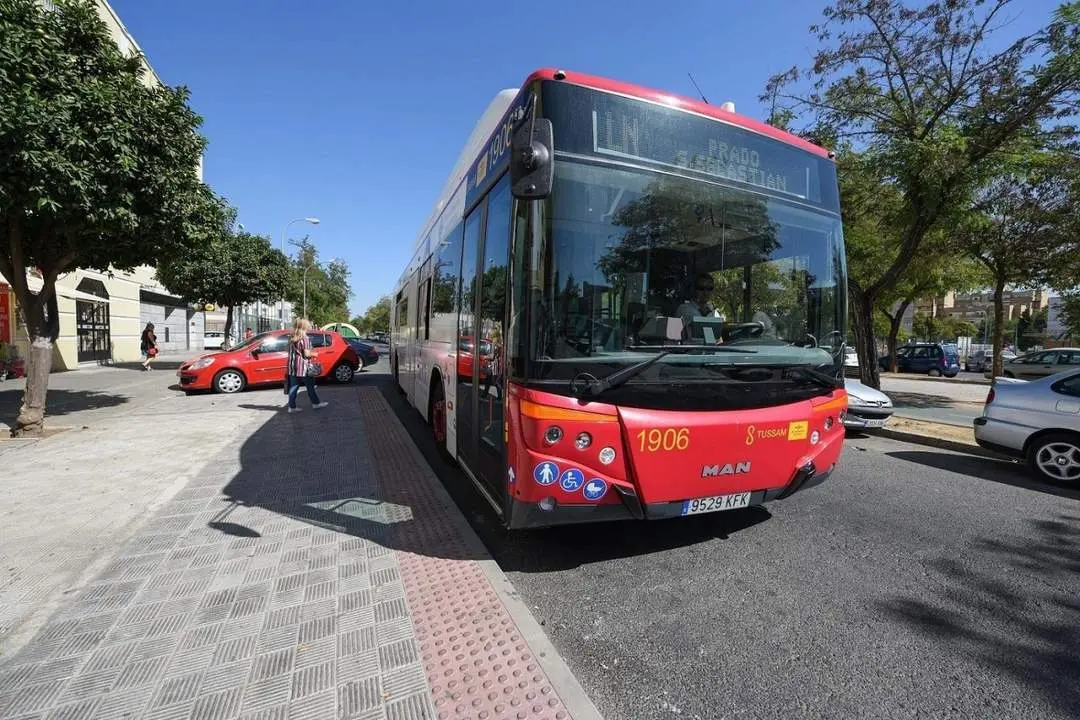 Autob&uacute;s de la L&iacute;nea Norte. - AYTO DE SEVILLA