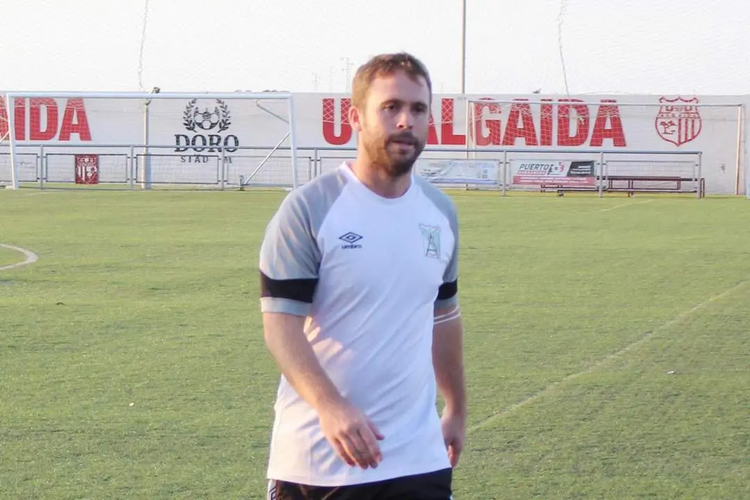 Natera, entrenador del equipo juvenil B del Atl&eacute;tico Sanluque&ntilde;o - Ra&uacute;l J. Bustillos