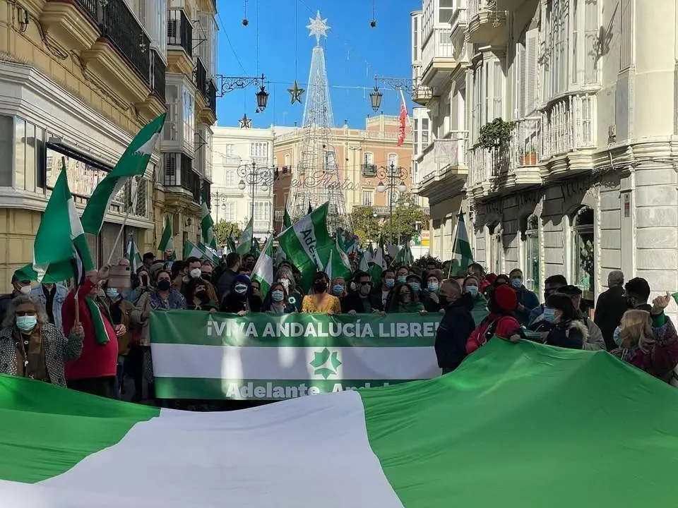 La portavoz de Adelante Andaluc&iacute;a, Teresa Rodr&iacute;guez, este s&aacute;bado en la manifstaci&oacute;n por el 4D. - Adelante