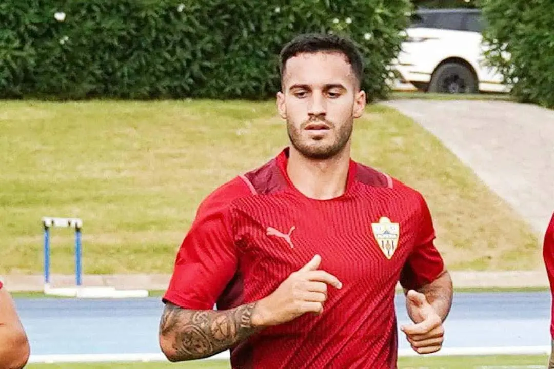 El sanluque&ntilde;o Lazo, mediapunta del Almer&iacute;a - UDA
