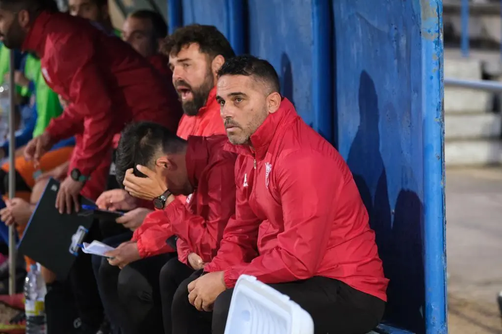 Emilio Fajardo, durante el partido contra el Ceuta B en el Pedro Garrido. - Cristo Garc&iacute;a