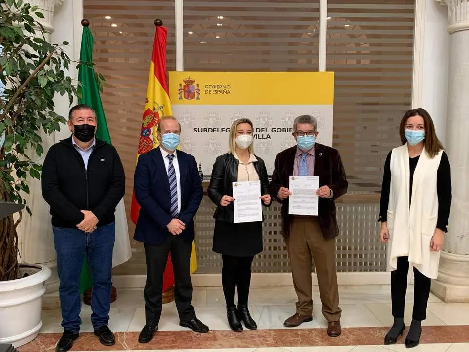 Toscano junto a la alcaldesa de Alcal&aacute;. - SUBDELEGACI&Oacute;N DEL GOBIERNO
