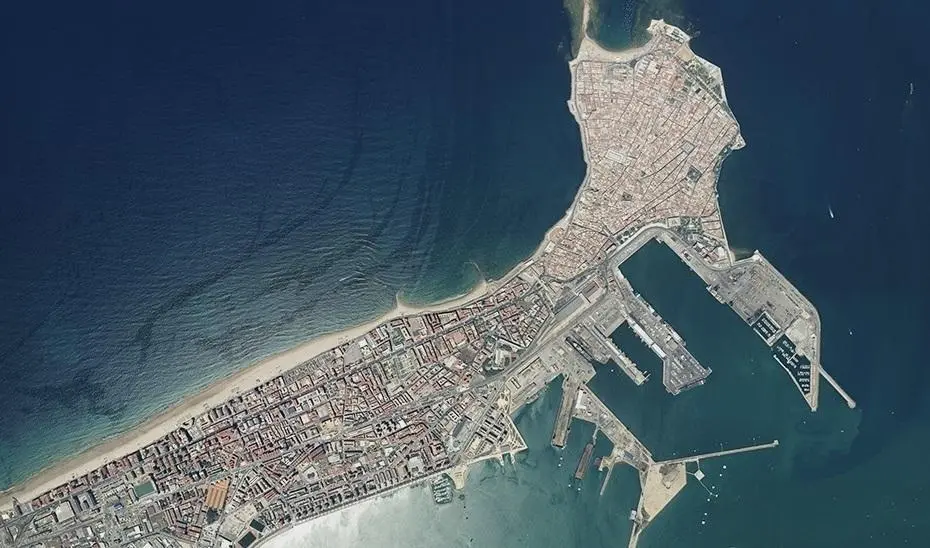 Vista a&eacute;rea de C&aacute;diz. - EP