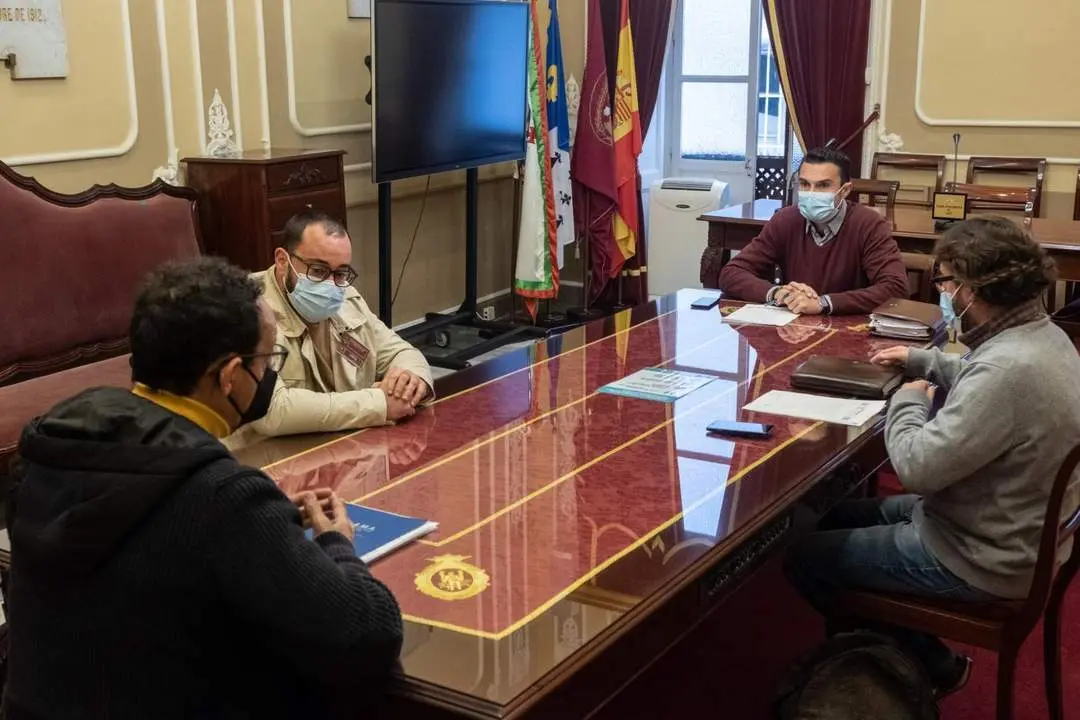Reuni&oacute;n entre Mart&iacute;n Vila, concejal de Movilidad, y representantes del sector del taxi - ayto