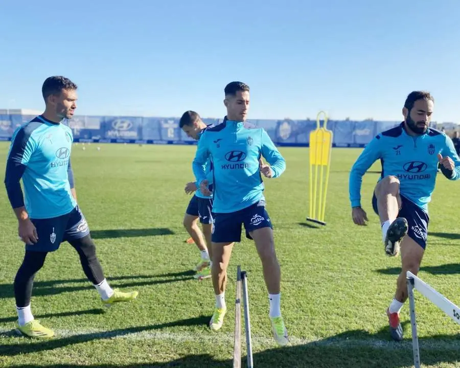 Los jugadores del Atl&eacute;tico Baleares en una sesi&oacute;n de entrenamiento - AB