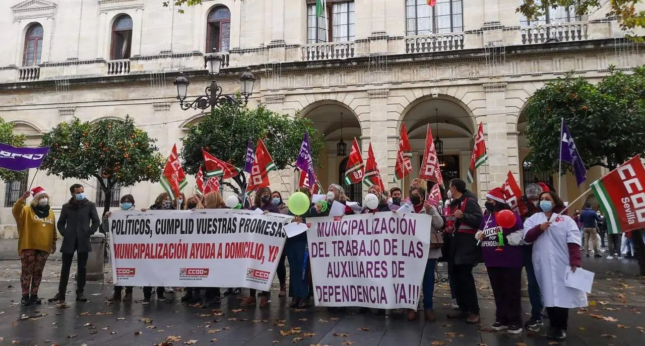 Protesta de CCOO por los sueldos de ayuda a domicilio. - CCOO