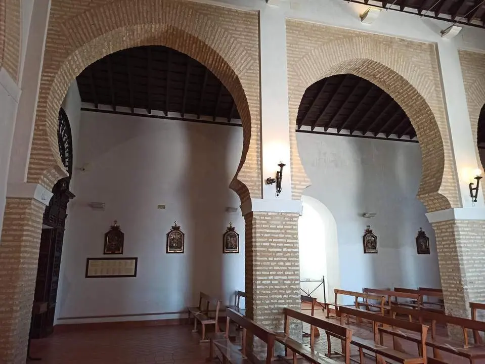 Interior de la ermita del Castillo de Lebrija. - EP