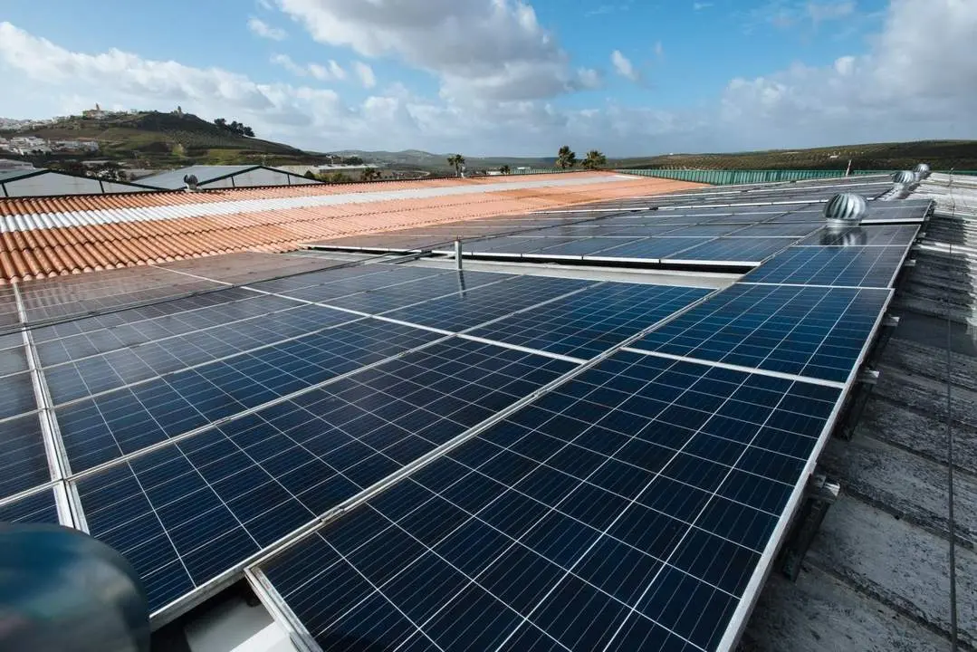Imagen de archivo de paneles solares. - AGENCIA ANDALUZA DE LA ENERG&Iacute;A
