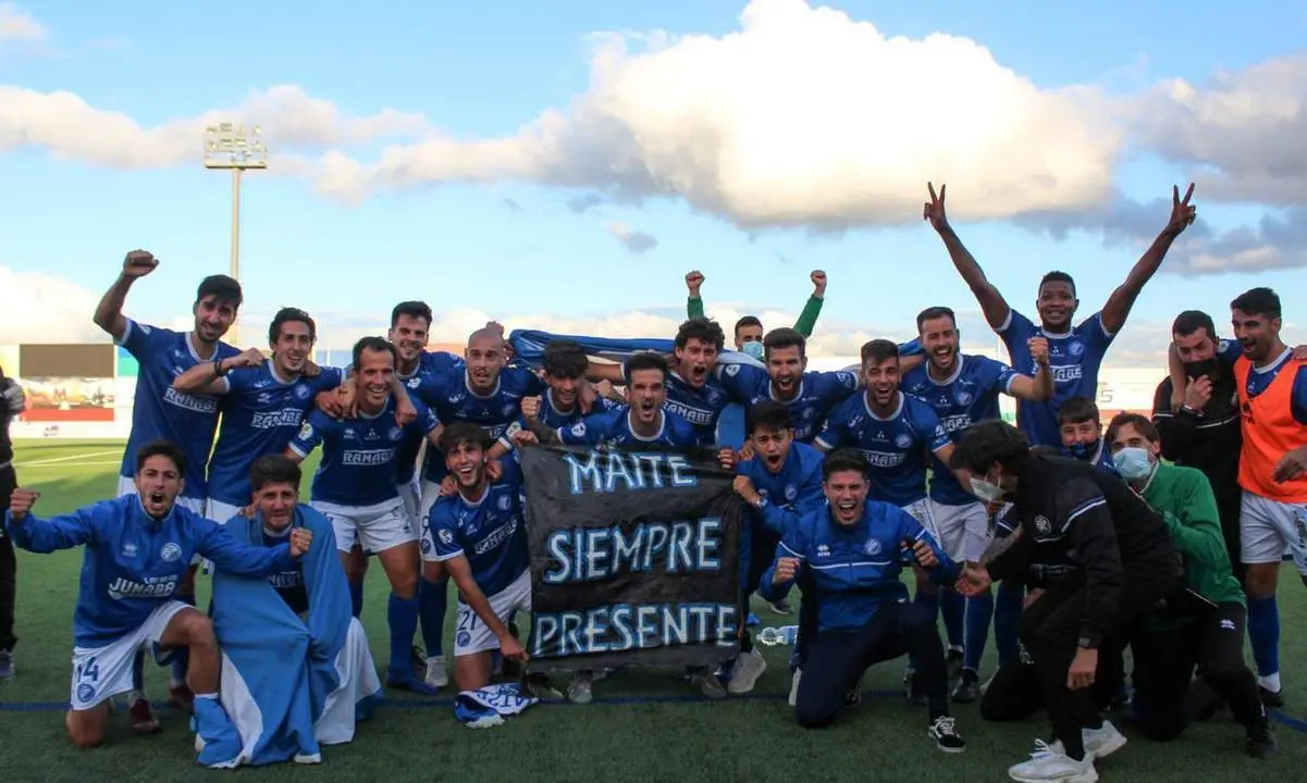 Celebraci&oacute;n del ascenso del Xerez DFC en Puente Genil. - xerezdfc.com