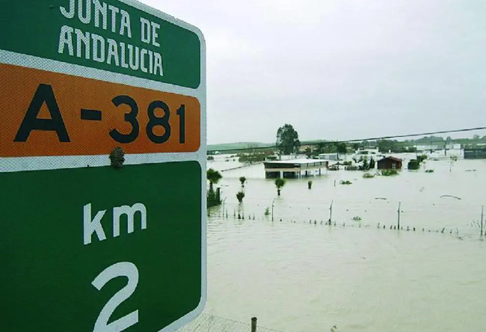 Imagen de Las Pachecas, en Jerez, bajo el agua tras las inundaciones de diciembre de 2009.  - A. I.