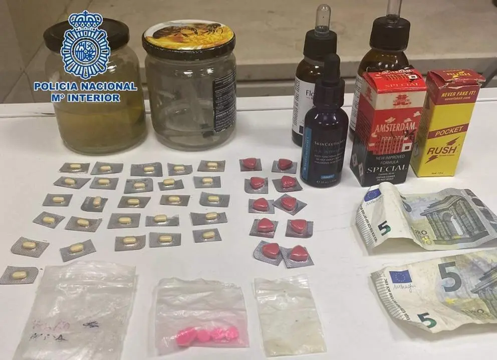Efectos intervenidos al detenido. - CNP