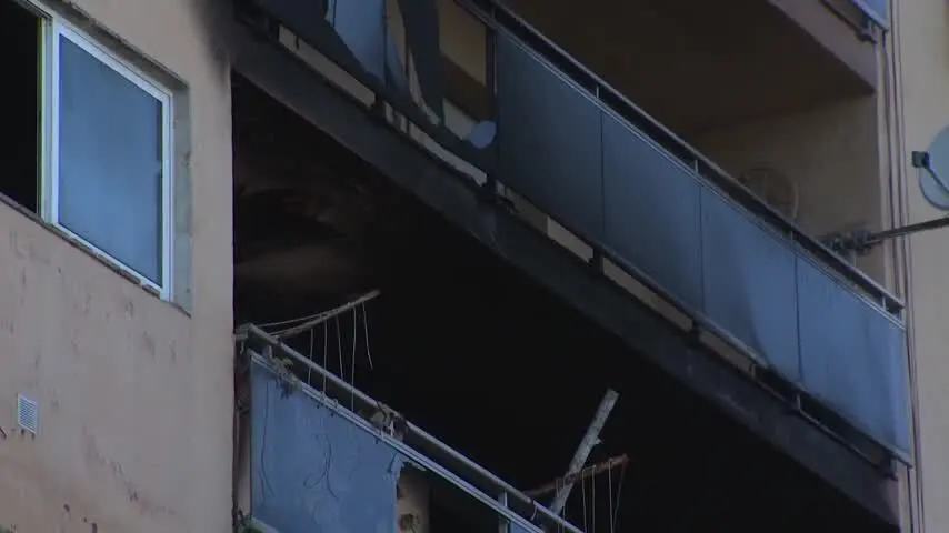Muere una anciana al incendiarse su piso en un edifico de Barcelona