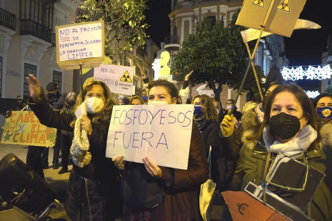 Manifestaci&oacute;n por los fosfoyesos. - C. BARAHONA