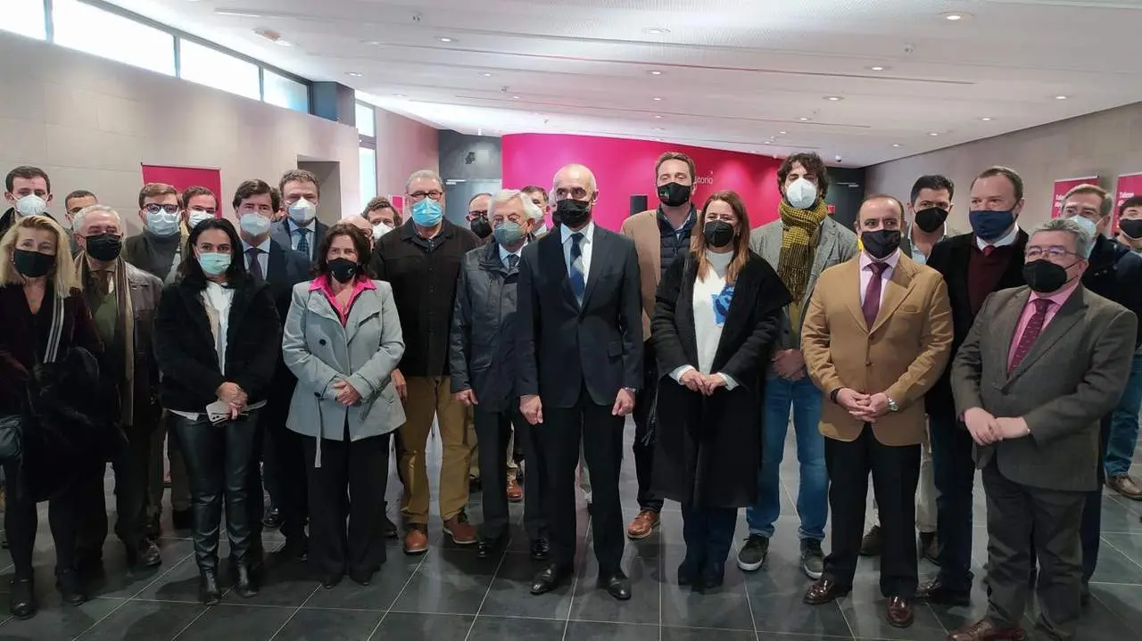 Reuni&oacute;n del alcalde de Sevilla, Antonio Mu&ntilde;oz, con agentes econ&oacute;micos en el CREA de San Jer&oacute;nimo. - CCOO SEVILLA