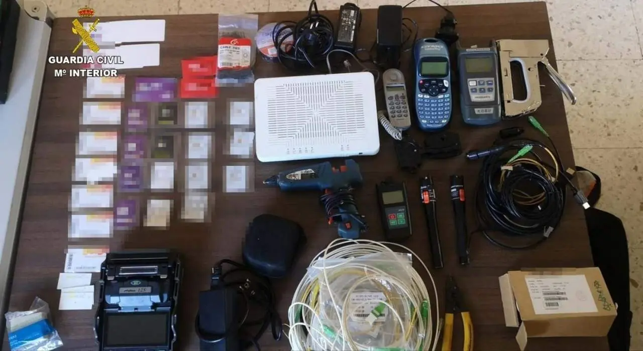 Parte de los objetos sustra&iacute;dos de la furgoneta. - VH