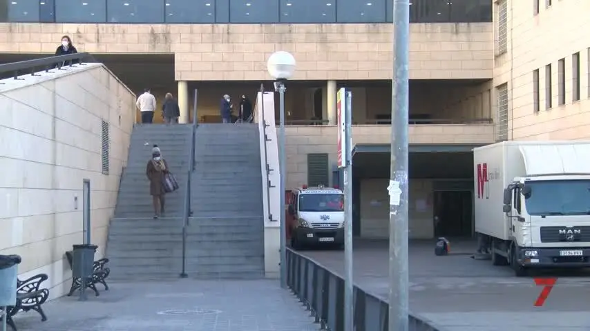 Aumenta la preocupaci&oacute;n por el n&uacute;mero de ingresos diarios en el Reina Sof&iacute;a por Covid