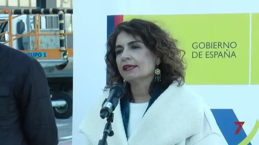 Montero pide a la Junta que no haga "reclamo electoral" con la l&iacute;nea 3 del metro sevillano