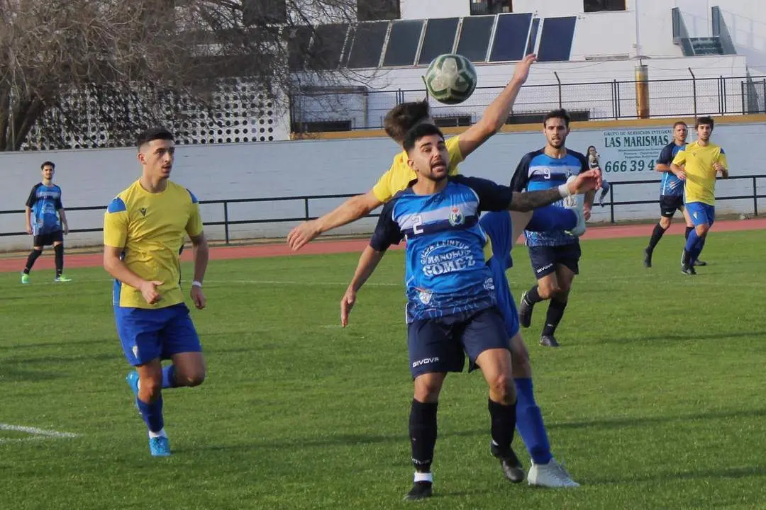 Una acci&oacute;n del partido entre la Divina Pastora y el Nextstars en El Picacho - Ra&uacute;l J. Bustillos