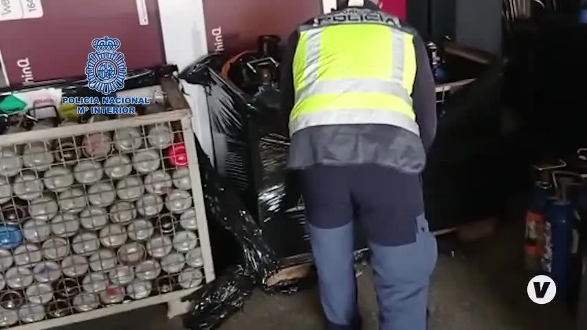 Intervienen en M&aacute;laga 800 bombonas del gas de la risa que se distribu&iacute;an en fiestas