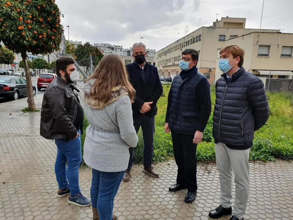 Visita de Pimentel y Aumesquet al barrio de La Corza. - CS