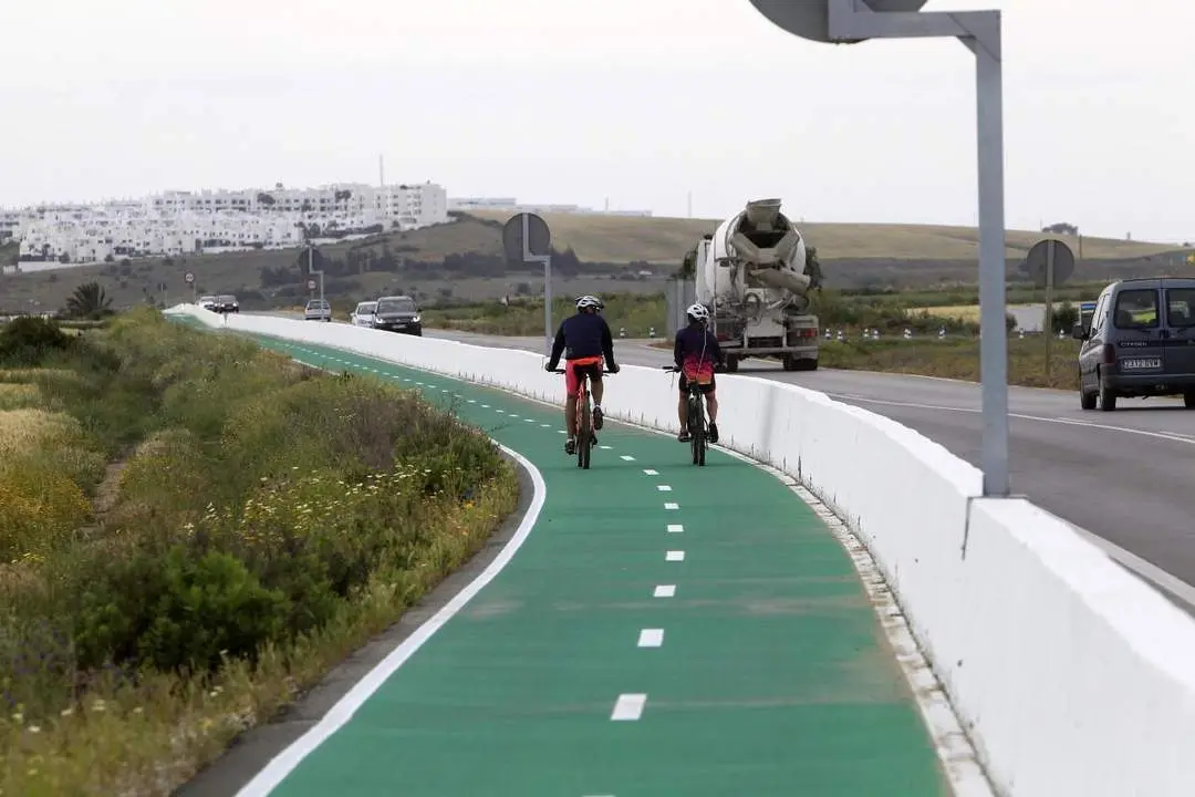 Contar&aacute; con una longitud de 7,7 kil&oacute;metros en paralelo a la carretera A-2233. - J.A.