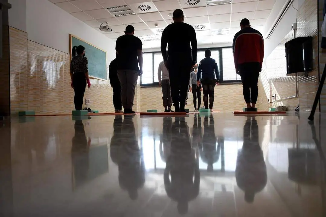 Clase de yoga en el cis. - Europa Press