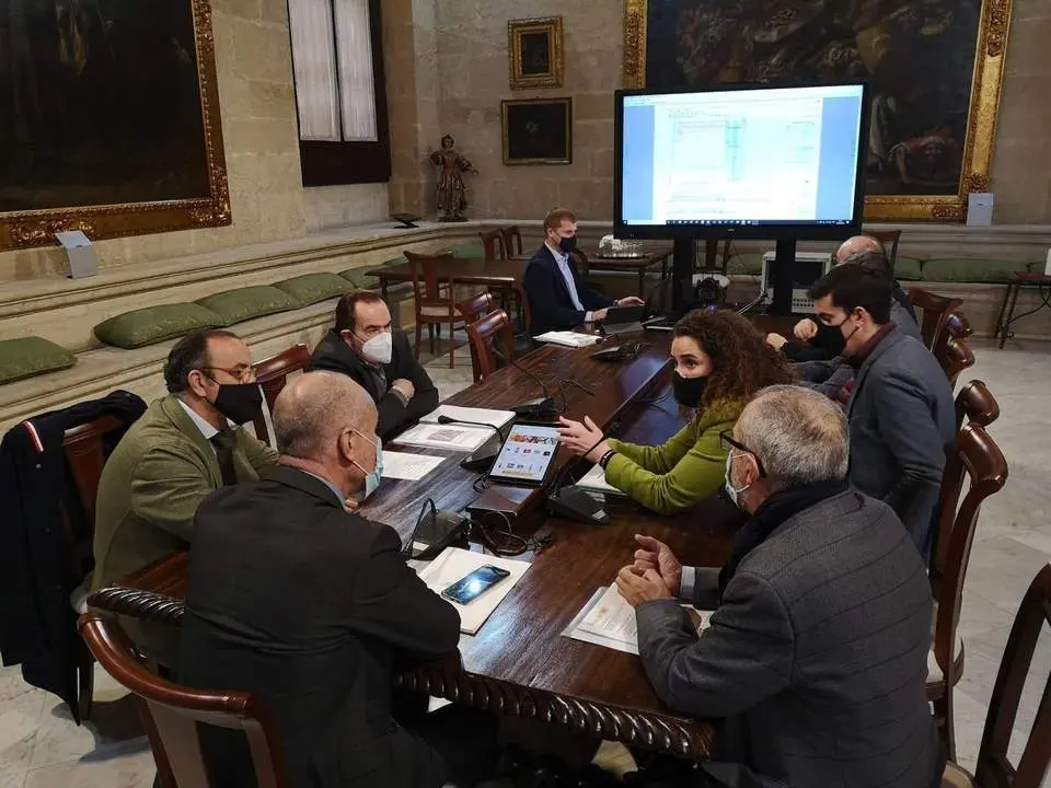 El encuentro de Mu&ntilde;oz con los t&eacute;cnicos de Mercadona. - Ayto