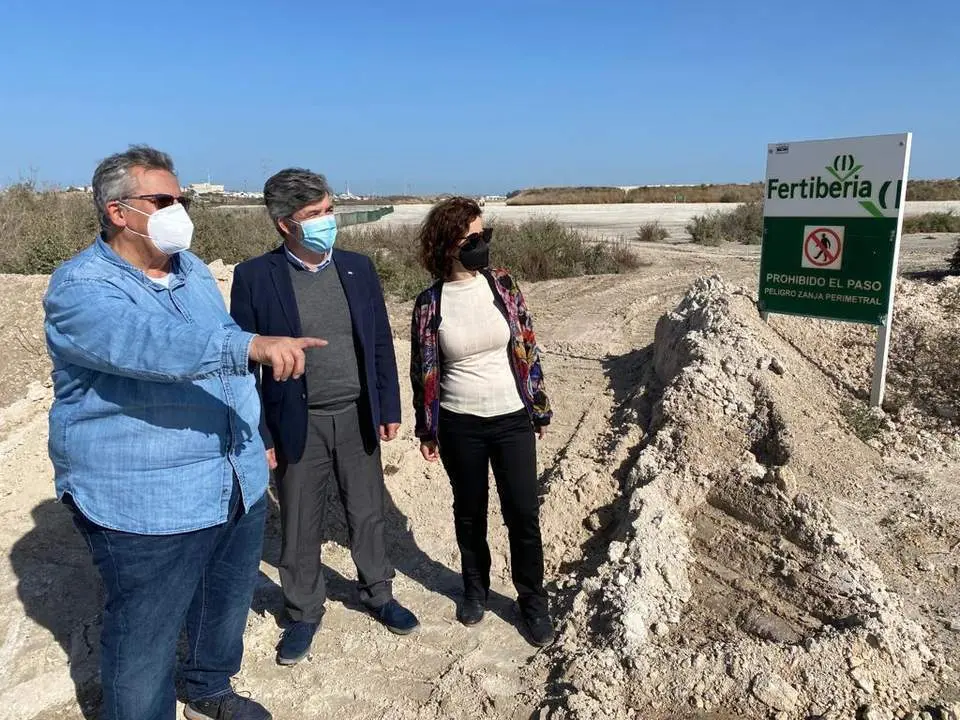 Andaluces Levantados visita las balsas de fosfoyesos. - VH