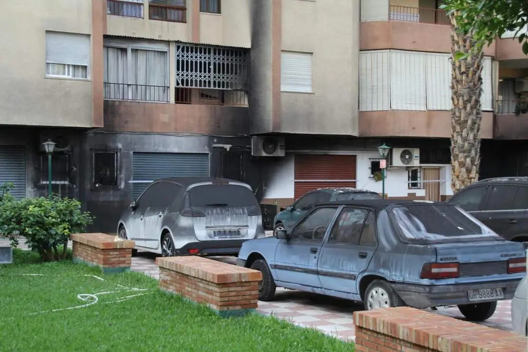 Imagen de archivo de un incendio de veh&iacute;culos. - EUROPA PRESS / AYTO ALMU&Ntilde;ECAR