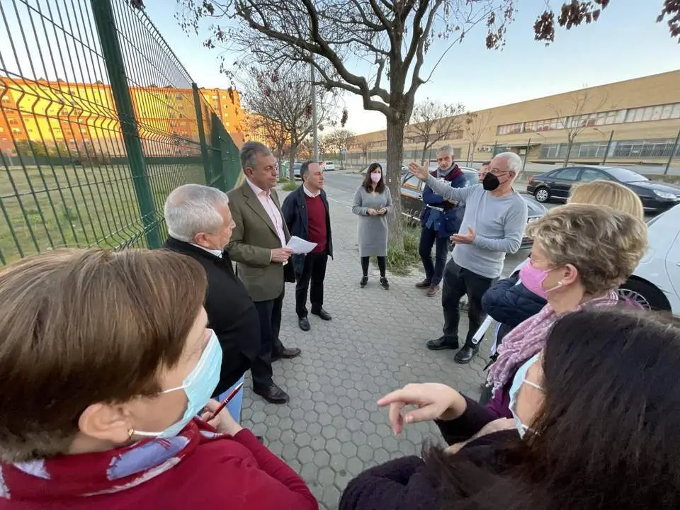 Jos&eacute; Luis Sanz se re&uacute;ne con entidades vecinales del Cerro.  - CANDIDATURA SANZ