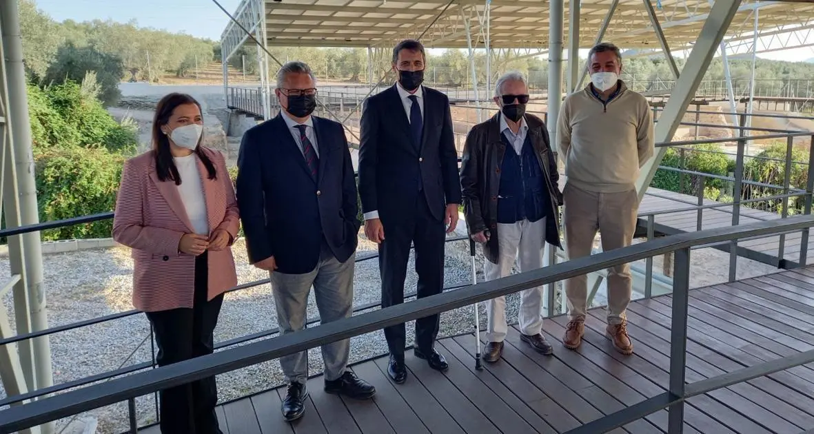 Pedro Fern&aacute;ndez durante su visita a Fuente-&Aacute;lamo a la que tambi&eacute;n asisti&oacute; Luis Alberto L&oacute;pez Palomo. - 