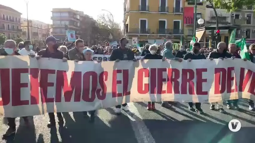 Miles de personas piden en Sevilla el cierre del vertedero de Nerva