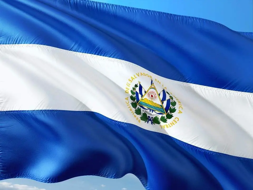 Bandera de El Salvador. - jorono en Pixabay