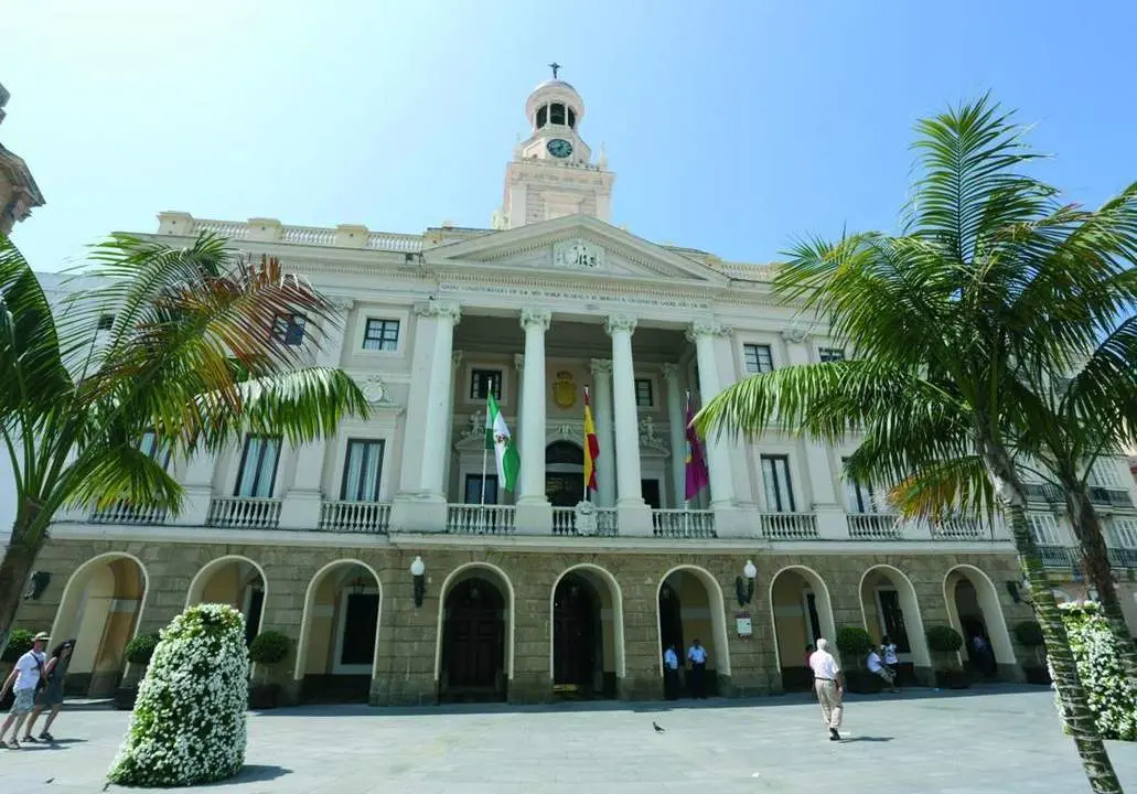 El Ayuntamiento celebra este lunes, a las 11.00 horas, el Pleno Extraordinario de Presupuestos 2022.  - VIVA