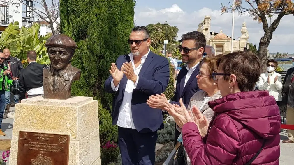 Inauguraci&oacute;n Busto 'Pepe El Vapor'  - Viva. 