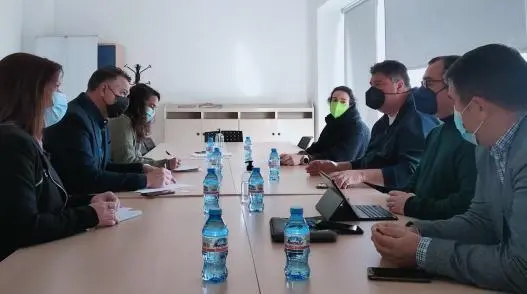 Reuni&oacute;n entre representantes de Podemos y FEMCA - AI