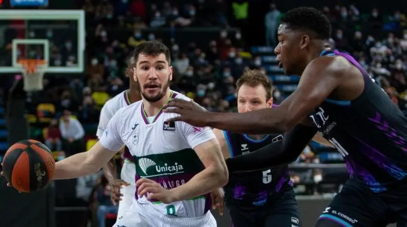 Brizuela, en el partido ante el Bilbao en la primera vuelta. - Unicaja / Photopress
