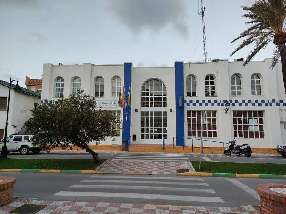 Jefatura de la Polic&iacute;a Local de Los Barrios. - AI