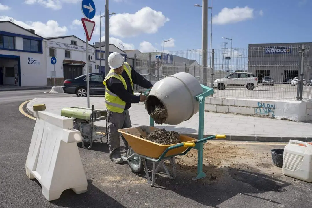 Siguen las obras en Fadricas. - 