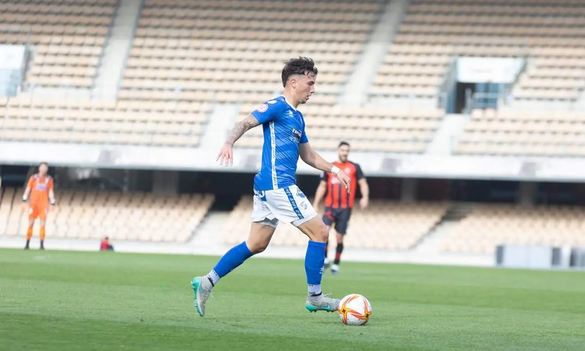Ram&oacute;n Garc&iacute;a, durante el partido frente al Cabecense en el Estadio Municipal de Chap&iacute;n. - Cristo Garc&iacute;a