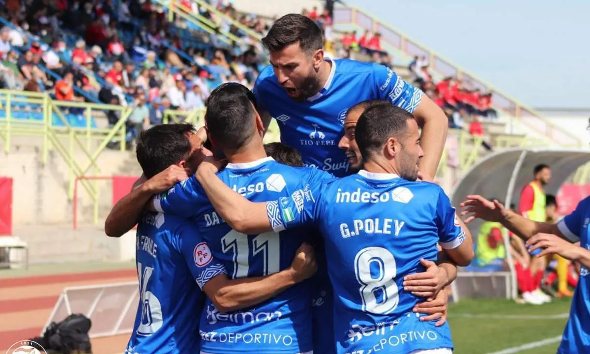 El Xerez DFC celebra uno de los goles de este domingo frente al Don Benito. - xerezdfc.com