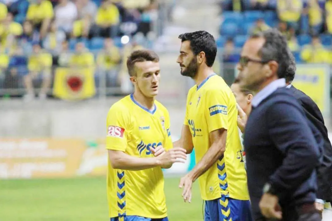 Salvi y G&uuml;iza fueron compa&ntilde;eros en el C&aacute;diz - Trekant Media