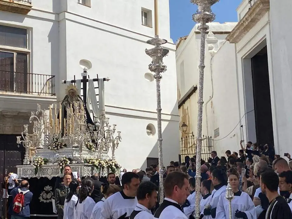 La Virgen de la Soledad, de la Hermandad del Santo Entierro, en su salida este S&aacute;bado Santo. - Jes&uacute;s Devesa
