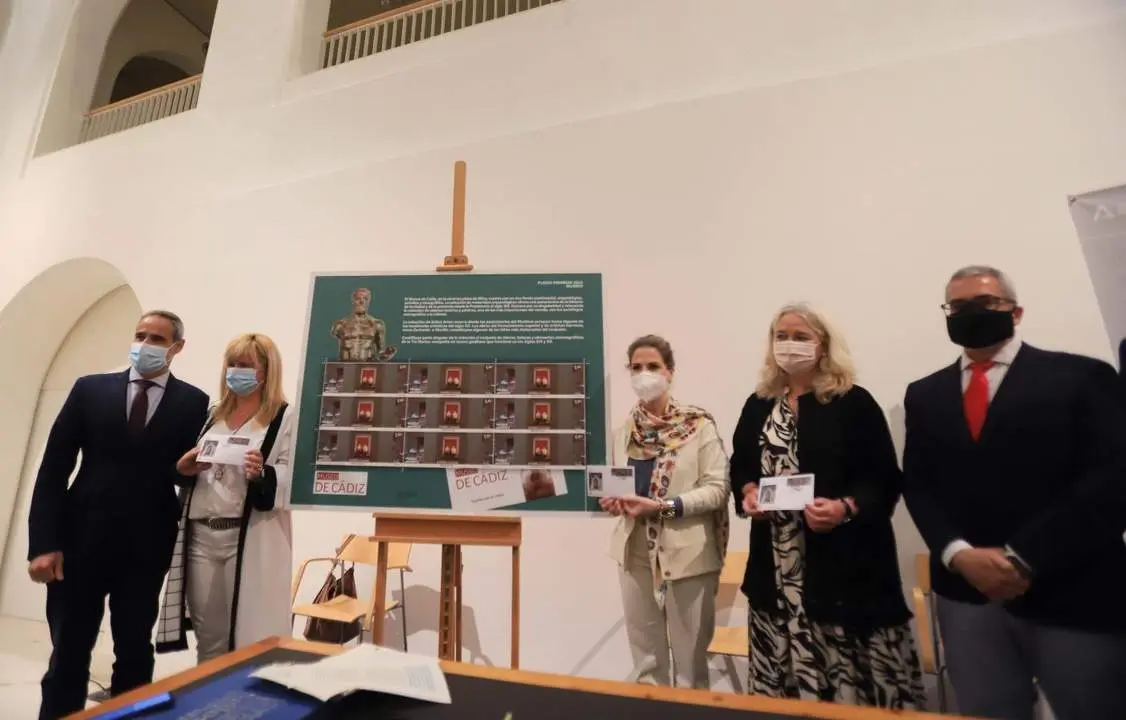 Presentaci&oacute;n del sello de Correos dedicado al Museo de C&aacute;diz. - Junta de Andaluc&iacute;a